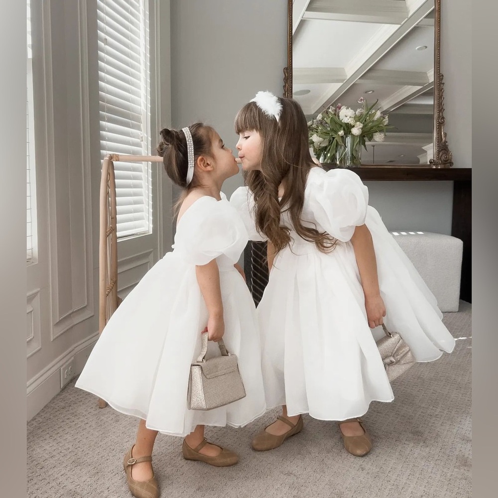 NWT Girl’s Elegant Princess Puff Sleeves Party Dress in Ivory Girl’s Size 4-5Y